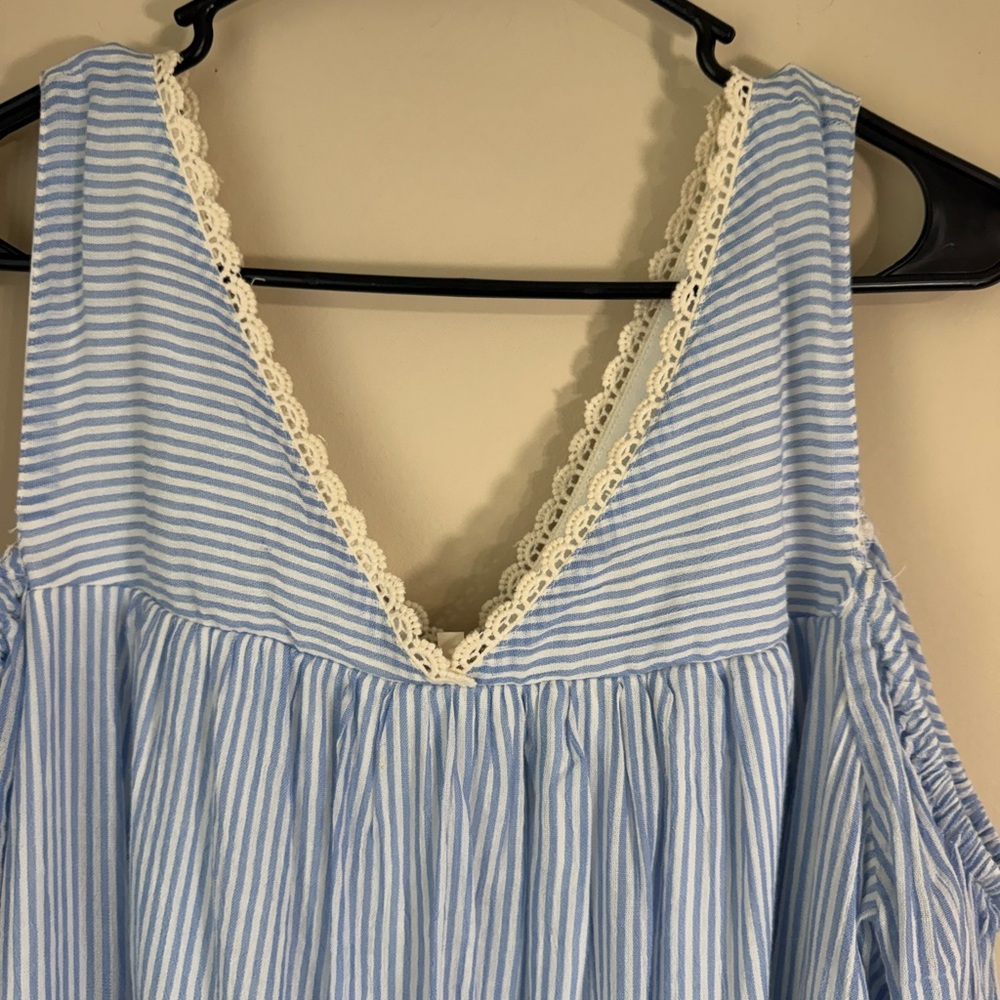 Red Camel dress
SIZE XL